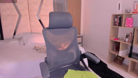 Cleo Adams online show from November 2025 05:39:01 AM