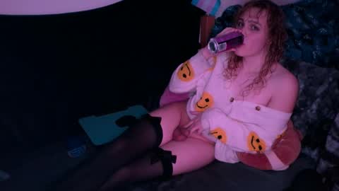 Snapshot of clemie32677 chatting on November 2025 10:43:02 PM clemie32677 online show from November 2025 10:43:02 PM