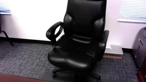 Snapshot of clemike69 chatting on November 2025 05:56:01 PM clemike69 online show from November 2025 05:56:01 PM