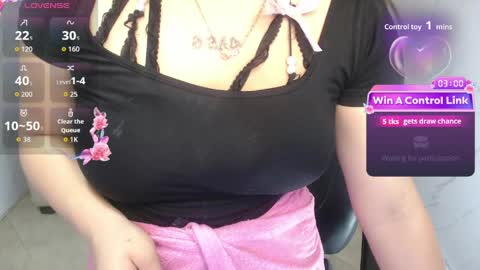 Snapshot of clhoe_b chatting on May 2026 08:06:01 PM Clhoe online show from May 2026 08:06:01 PM