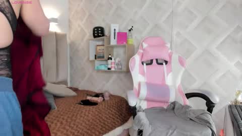 clhoe_johnson_ online show from March 2026 12:12:02 PM