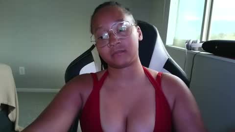 Snapshot of clioenchants chatting on June 2026 10:20:01 PM High Queen Clio online show from June 2026 10:20:01 PM