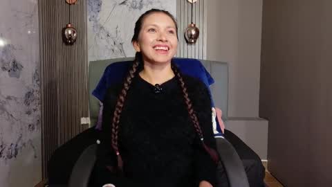 Cloe online show from December 2025 03:02:02 AM