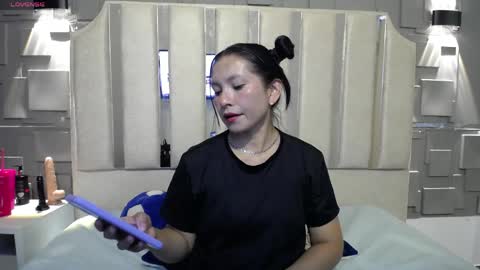 Cloe online show from April 2026 07:52:02 PM