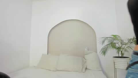 Snapshot of cloe_amazingg chatting on December 2025 03:08:01 PM Cloe online show from December 2025 03:08:01 PM