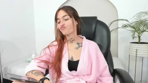 Snapshot of cloe_amazingg chatting on January 2026 05:27:02 PM Cloe online show from January 2026 05:27:02 PM