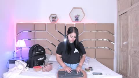 Snapshot of cloe_cifuentes chatting on January 2025 11:50:02 AM Cloe Online de 600 a 1400 online show from January 2025 11:50:02 AM