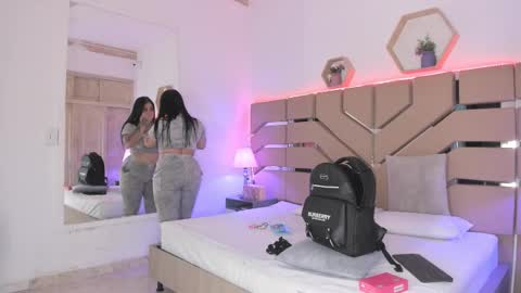 Snapshot of cloe_cifuentes chatting on October 2025 01:23:02 PM Cloe Online de 600 a 1400 online show from October 2025 01:23:02 PM