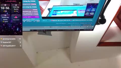 CLOE online show from November 2025 04:07:02 PM