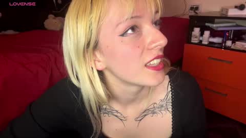  CLOE  online show from October 2025 12:25:01 AM