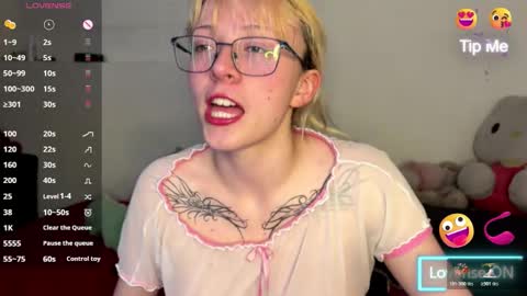  CLOE  online show from October 2025 11:41:02 PM