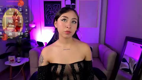 Cloe  online show from October 2025 02:00:02 AM