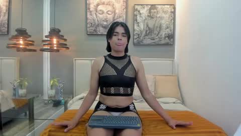 Snapshot of cloe_mylo chatting on May 2026 03:15:01 AM Cloe Mylo online show from May 2026 03:15:01 AM