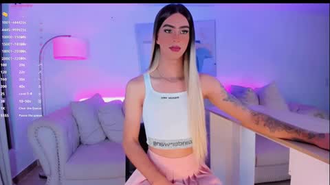 Snapshot of cloe_reminton_ chatting on January 2025 07:07:01 AM CLOE REMINTON online show from January 2025 07:07:01 AM