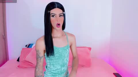 Snapshot of cloe_reminton_ chatting on February 2025 02:08:02 AM CLOE REMINTON online show from February 2025 02:08:02 AM