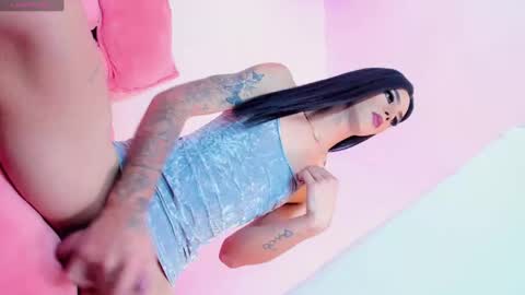 Snapshot of cloe_reminton_ chatting on February 2025 04:15:01 AM CLOE REMINTON online show from February 2025 04:15:01 AM