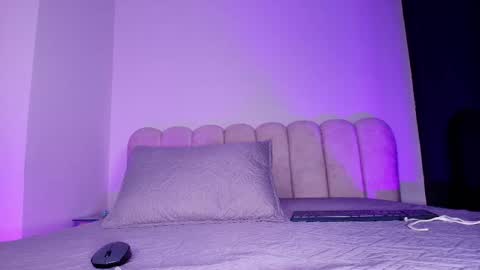 Cloe  Stanfort online show from December 2025 07:33:02 PM