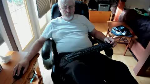 Snapshot of cloudalert62 chatting on November 2025 06:43:01 PM cloudalert62 online show from November 2025 06:43:01 PM