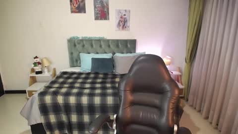 emely dolce online show from December 2024 04:49:02 AM