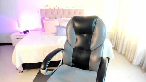 emely dolce online show from September 2025 03:28:02 PM