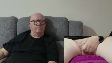 Snapshot of cockneymack51 chatting on November 2025 11:43:01 AM Charlie. online show from November 2025 11:43:01 AM