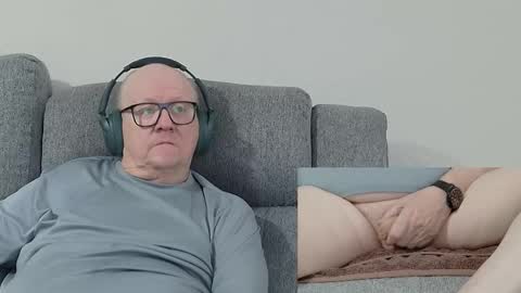 Snapshot of cockneymack51 chatting on November 2025 12:05:02 PM Charlie. online show from November 2025 12:05:02 PM