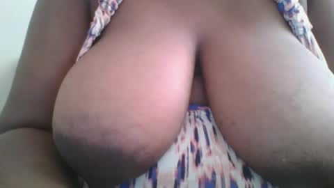 Snapshot of coco_vibes chatting on April 2026 10:20:02 AM Zuri online show from April 2026 10:20:02 AM