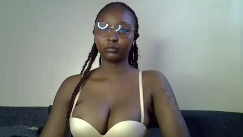 Snapshot of cocobaby_ chatting on May 2026 02:01:02 PM Coco online show from May 2026 02:01:02 PM