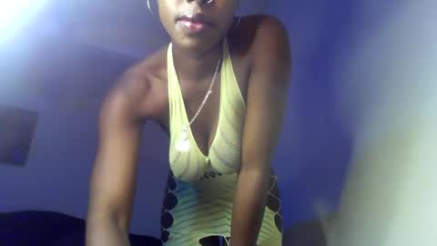 Snapshot of cocolatti1 chatting on October 2025 07:04:02 PM coco online show from October 2025 07:04:02 PM