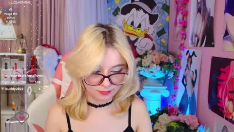 Mia online show from December 2024 12:20:01 AM