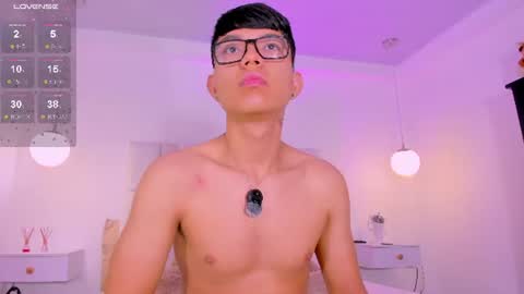 Snapshot of codytwink_ chatting on June 2026 11:45:01 AM Cody online show from June 2026 11:45:01 AM
