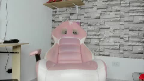 laurita online show from January 2025 05:15:02 PM