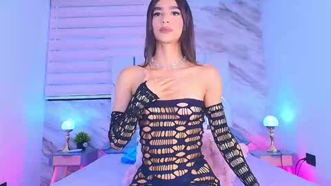 colett online show from November 2025 12:05:02 PM