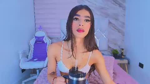 Snapshot of colett_hall chatting on July 2026 12:00:01 PM colett online show from July 2026 12:00:01 PM