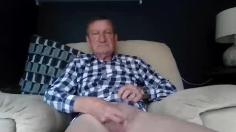 Snapshot of colinbeech chatting on May 2026 02:25:01 PM colinbeech online show from May 2026 02:25:01 PM