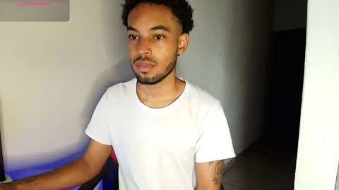 Snapshot of colinlatinbrown chatting on February 2026 12:47:02 PM IG online show from February 2026 12:47:02 PM