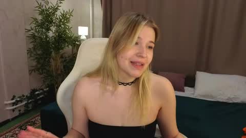 Snapshot of colleen_blake chatting on May 2026 05:54:02 PM Collen Mon Tue Wed Thu Fri GMT 3 0300am - 0900am online show from May 2026 05:54:02 PM