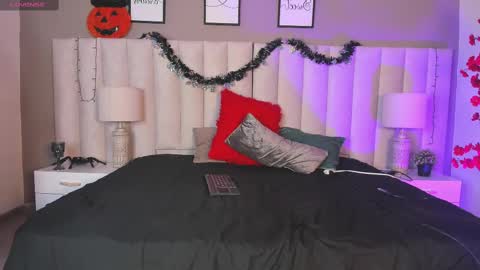 college_muscle_ass online show from October 2025 03:03:02 AM