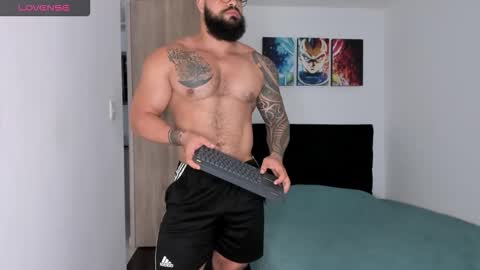 college_muscle_ass online show from January 2026 12:43:02 PM
