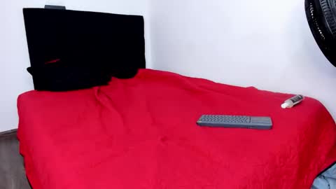 college_muscle_ass online show from March 2026 05:08:01 PM