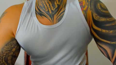 Snapshot of colombian_monster_cock chatting on October 2025 03:17:02 AM camilo online show from October 2025 03:17:02 AM