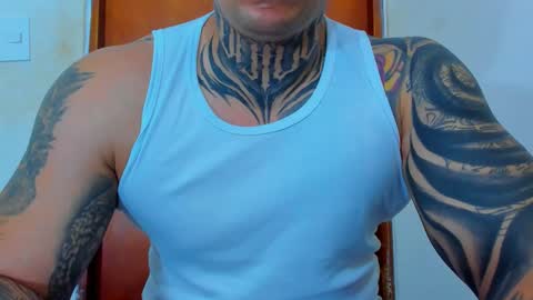 Snapshot of colombian_monster_cock chatting on October 2025 05:00:02 AM camilo online show from October 2025 05:00:02 AM