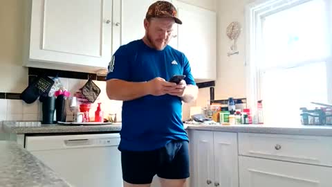 Snapshot of comegetmeinthemorning chatting on April 2026 06:49:02 PM comegetmeinthemorning online show from April 2026 06:49:02 PM