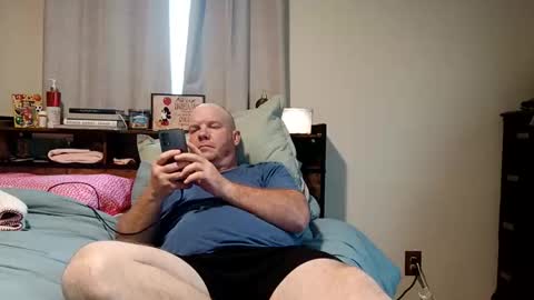 Snapshot of comegetmeinthemorning chatting on April 2026 05:10:01 PM comegetmeinthemorning online show from April 2026 05:10:01 PM