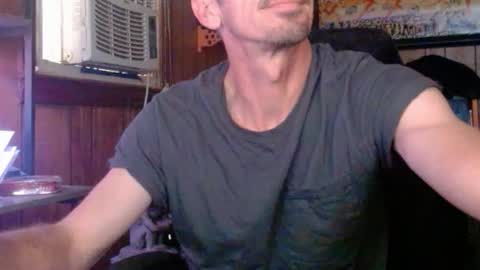 Snapshot of comic_king27 chatting on April 2026 12:24:01 PM Nelson or ComicKing and sometime Peachy143 online show from April 2026 12:24:01 PM
