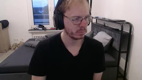 commanderchip online show from October 2025 06:10:01 AM