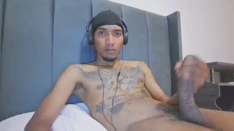 Snapshot of comoseria1927realg4life chatting on April 2026 05:00:02 AM comoseria1927realg4life online show from April 2026 05:00:02 AM