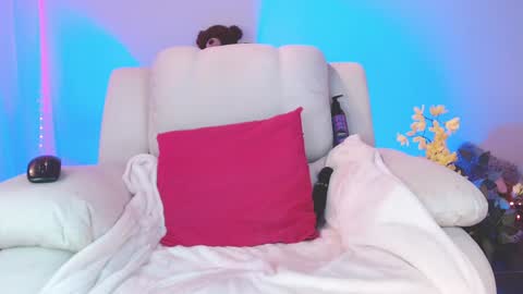 Ariane... online show from December 2024 10:12:01 PM