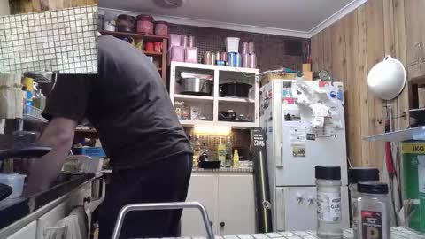 Snapshot of cookieliquor chatting on September 2025 09:27:02 PM Cookie - I do cooking streams occasionally. Next stream  online show from September 2025 09:27:02 PM