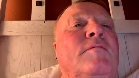 Snapshot of cookoosnest chatting on December 2024 08:00:01 AM cookoosnest online show from December 2024 08:00:01 AM